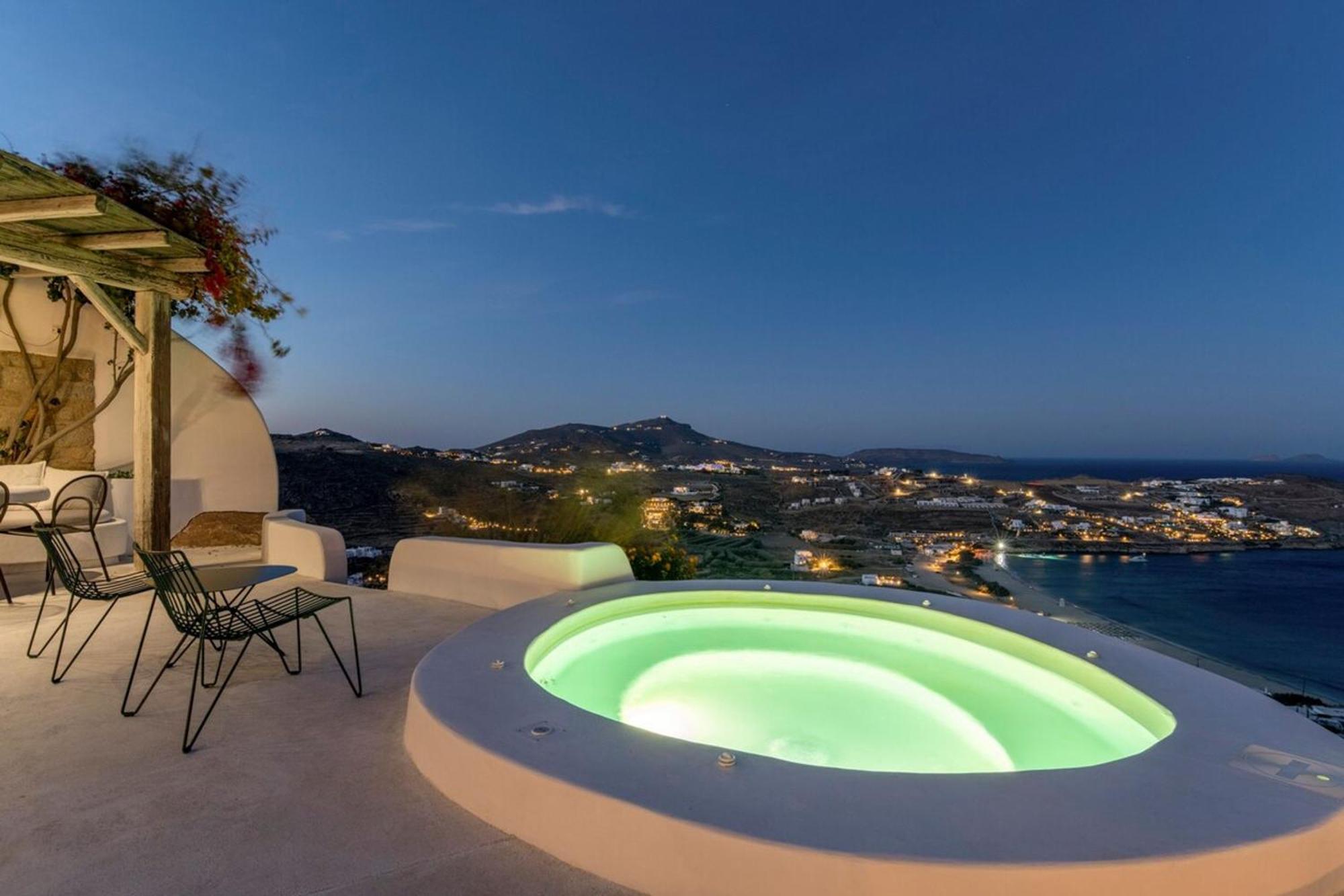 Luxury With Stunning Views Above Kalo Livadi Villa Mykonos Town