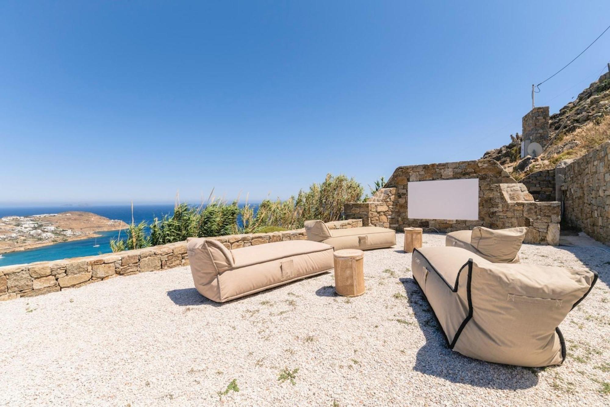 Luxury With Stunning Views Above Kalo Livadi Villa