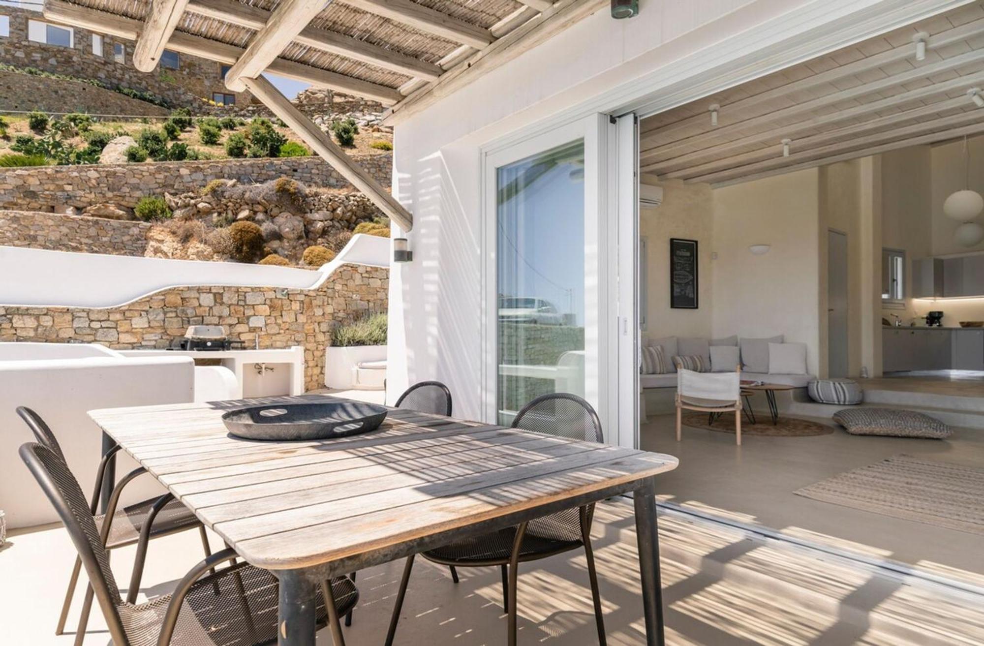 Luxury With Stunning Views Above Kalo Livadi *