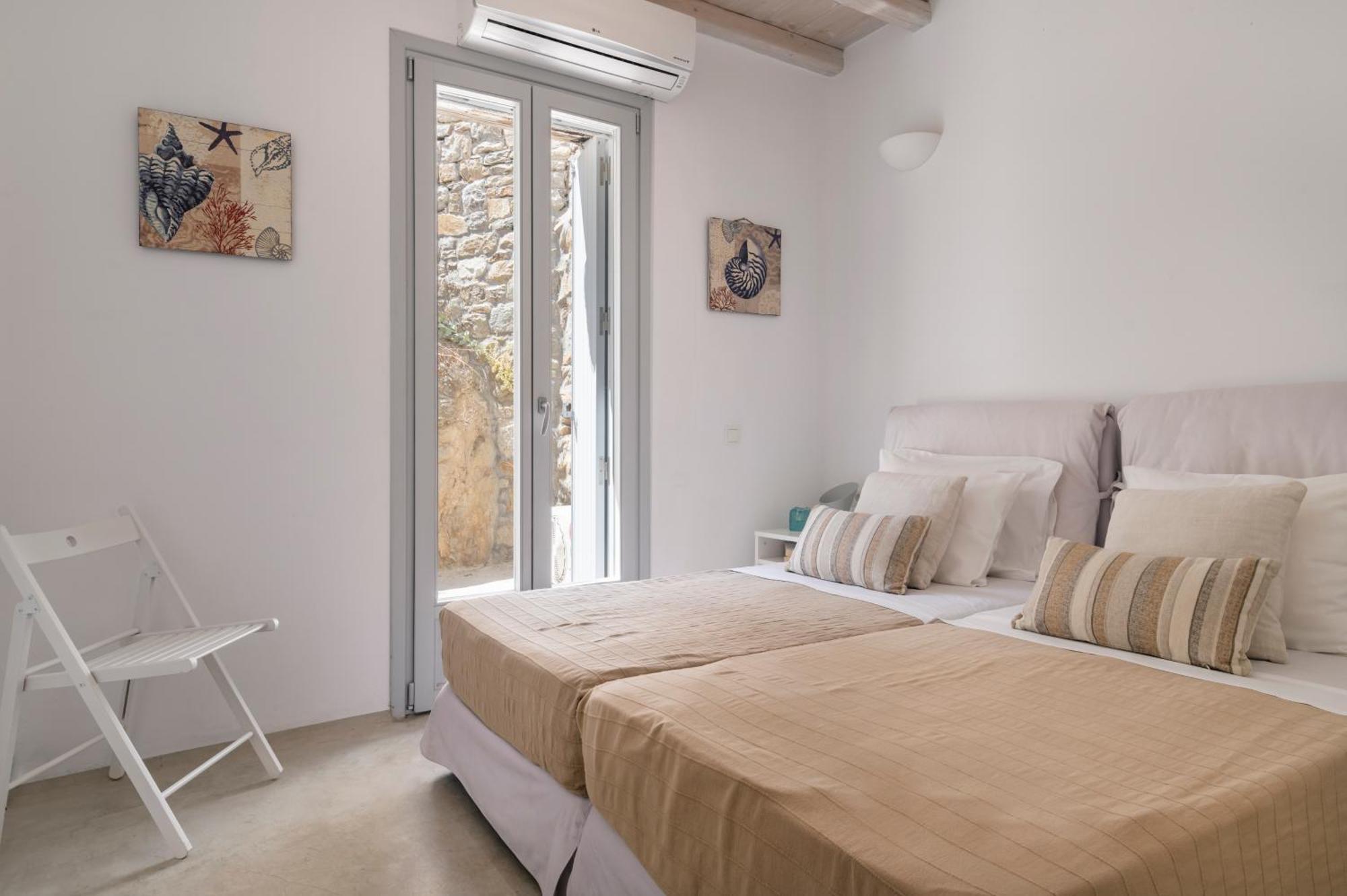 Luxury With Stunning Views Above Kalo Livadi Mykonos Town