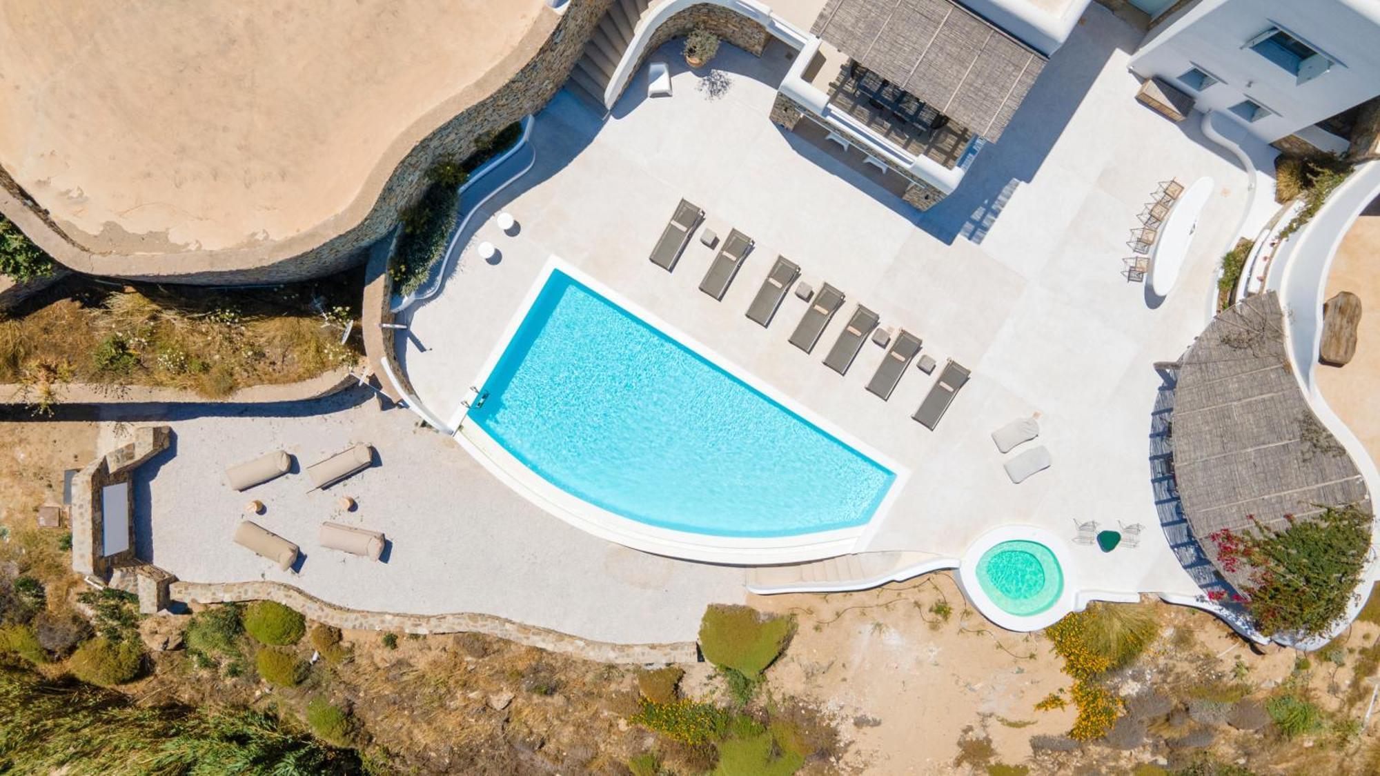 Luxury With Stunning Views Above Kalo Livadi *