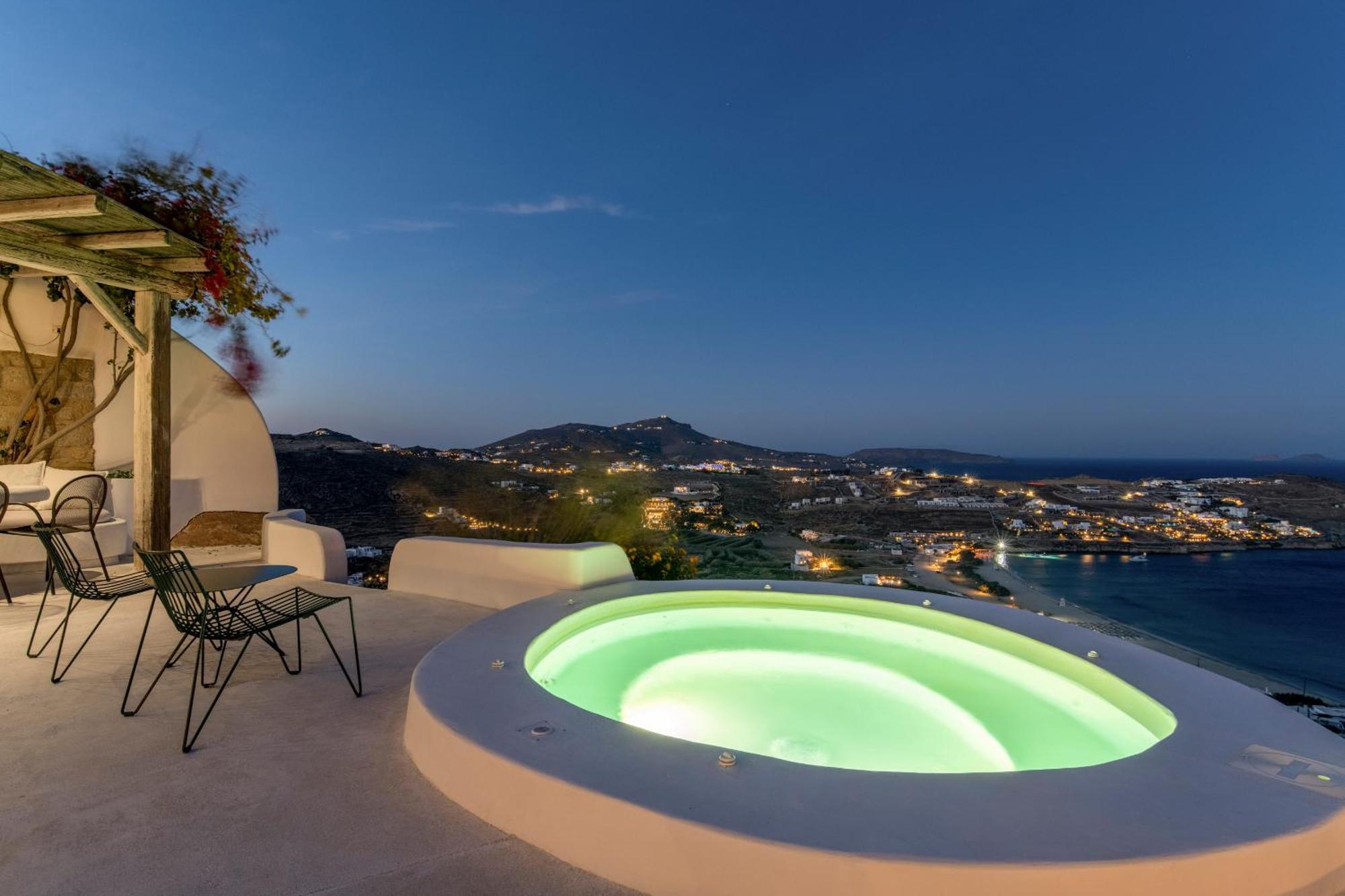 Luxury With Stunning Views Above Kalo Livadi Villa Mykonos Town