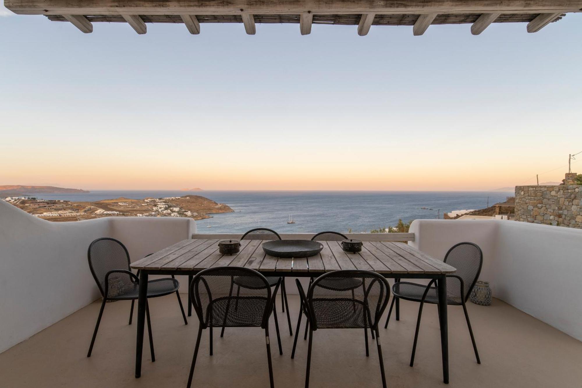 Luxury With Stunning Views Above Kalo Livadi *